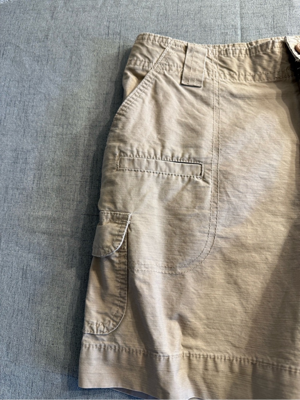 Cabela's Women's Khaki Cargo Utility Hiking Shorts Size 10 Cotton Tencel Blend - Picture 3 of 10